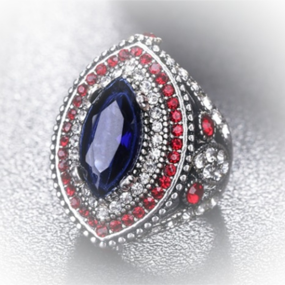 Patriotic Inlaid Crystal Ring in Silver Tone